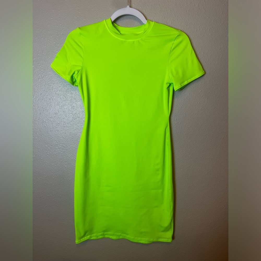 SKIMS Signature Swim Tee Shirt Dress in Neon Size M - Picture 4 of 8